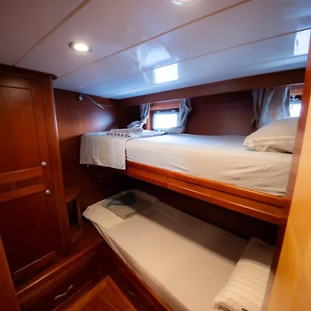 Blue Cruise In - Mavi Yolculuk Tekne Bozburun